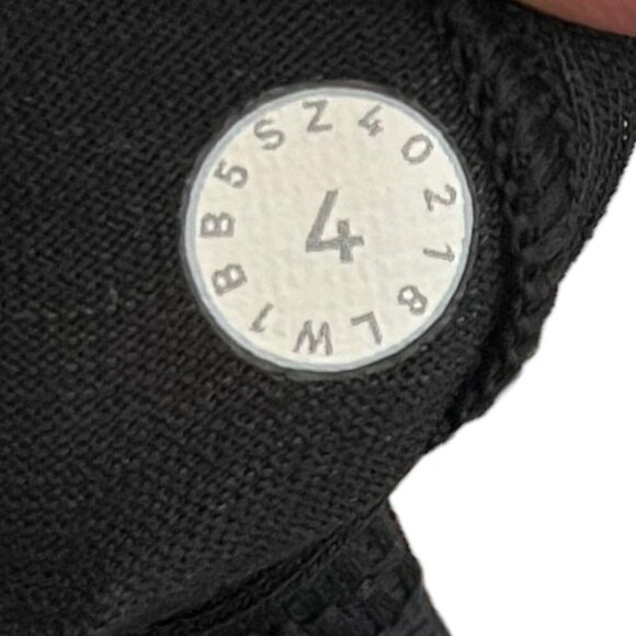 Lululemon Stash N Run Tank Black Women’s Size 4 Medium Support Tight Fit - Picture 11 of 11